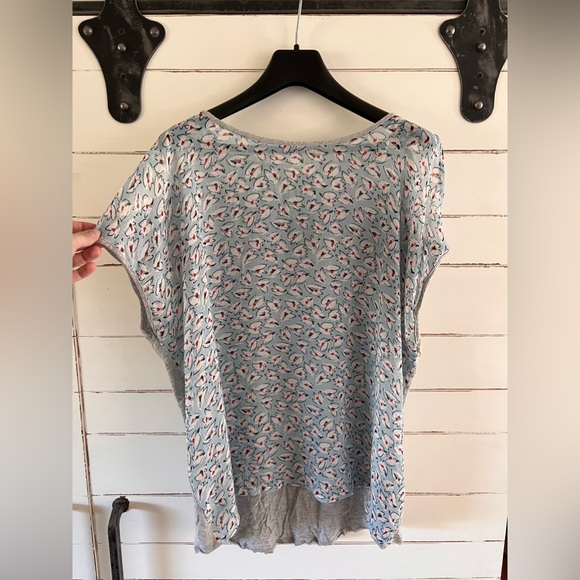 Cold shoulder style blouse - Picture 3 of 4